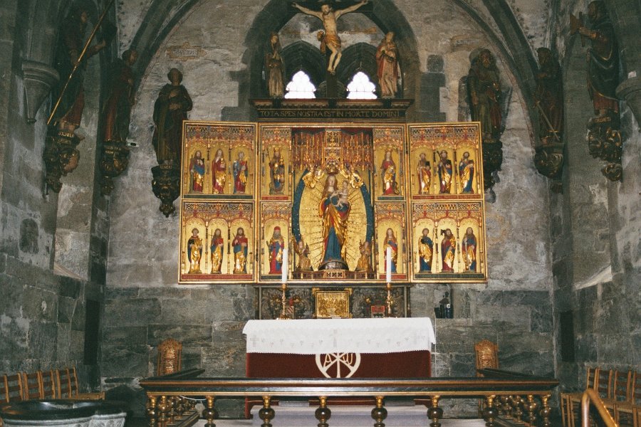 2003060419 bergen mariakirke altar